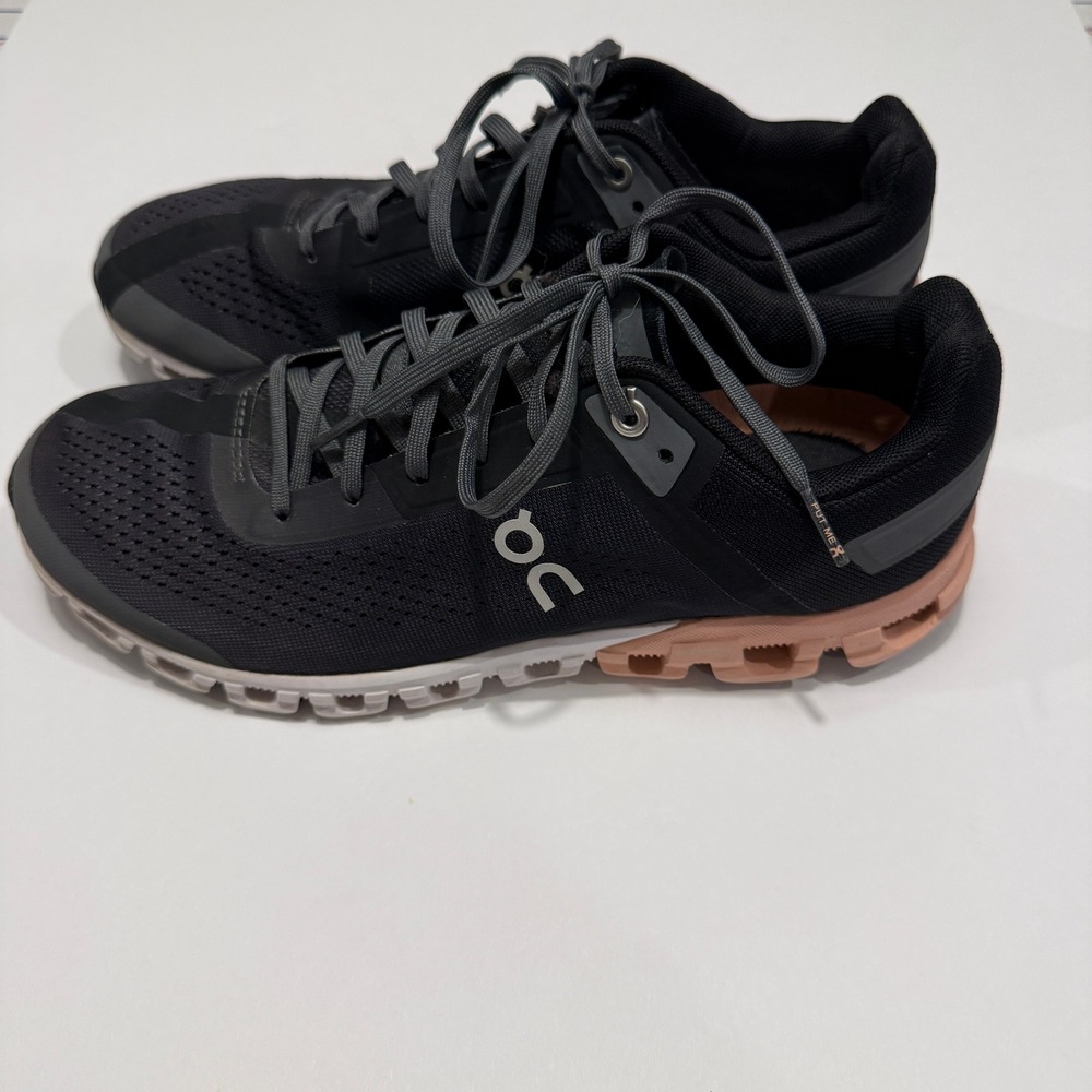 On Cloudflow Running Shoes Women 9 Black Rose Swiss Engineering Helion
